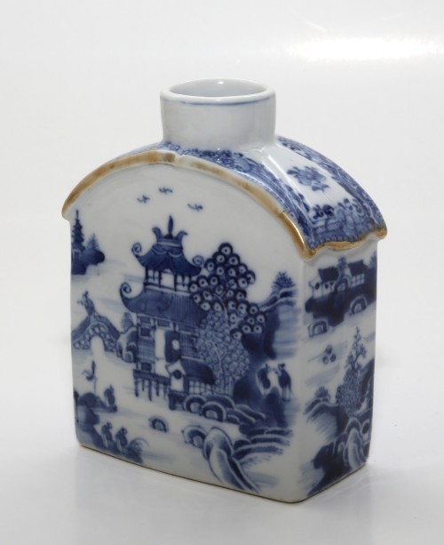 Blue and white, Tea caddy, willow pattern, Qianlong period 1736-1795 title=